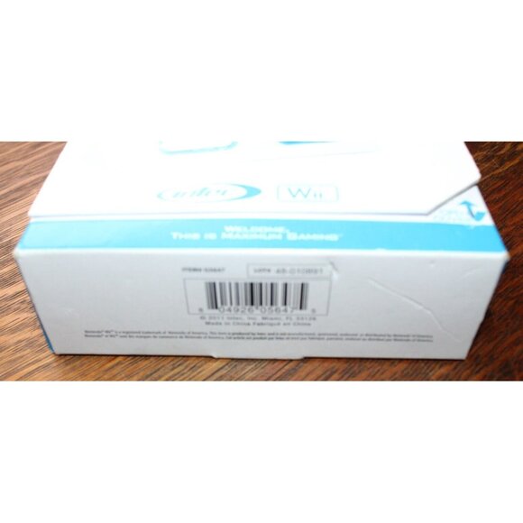 Intec G5647 Charging Dock for Wii Remotes (Remotes NOT Included) - Picture 5 of 6